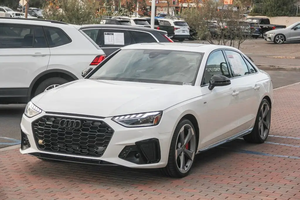 A4 AU Di 2024 Q U A T R O Premium PLUS S line 45 TFSI AWD - Product Image 3