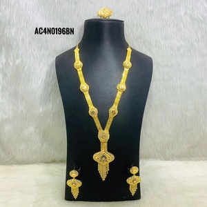 Tasarımcı altın kaplama uzun kolye seti Online moda mücevherat kutu zinciri ve çiçek deseni ile-Online satın - Product Image 1