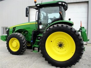 Popüler marka 2020 JOHN DEERE 8245R oldukça kullanılan yüksek verimlilik uzun ömürlü tarım traktör düşük fiyat