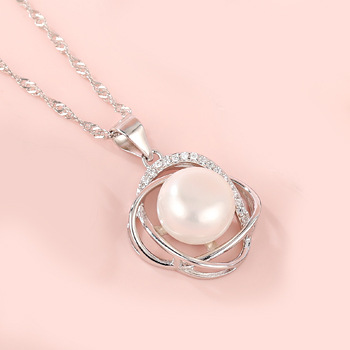 Pearl necklace (white)