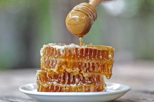 Nido d'ape crudo a nido d'ape pettine di miele per la vendita 100% naturale pettine di miele dalla foresta pluviale tropicale - Product Image 4