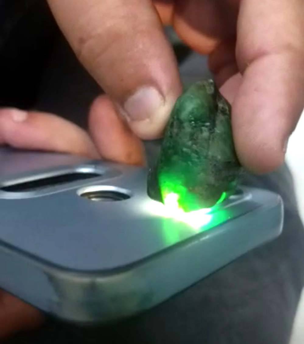 เช่นเดียวกับภาพ