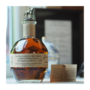 วิสกี้บูร์บงของ Blanton ขนาด750มล. สร้างขึ้นอย่างพิถีพิถันสำหรับผู้ที่ชื่นชอบบูร์บงที่ชื่นชอบความเรียบเนียน - Product Image 4