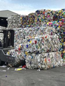 Yüksek kaliteli geri dönüşümlü plastik şişe atık PET Flake hurda PP HDPE PE ABS dahil olmak üzere çeşitli malzemeler - Product Image 3