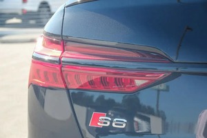 Audi S6 Premium Plus Sedan 4L motor kapasitesi Sale sürücü açık koyu seçenekleri deri manuel/otomatik şanzıman R16 satılık - Product Image 2