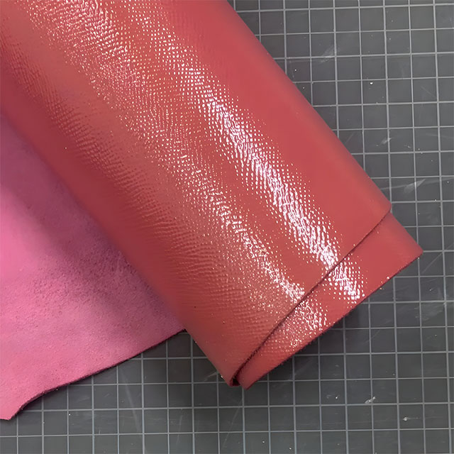 ดอกกุหลาบสีชมพูหม่น