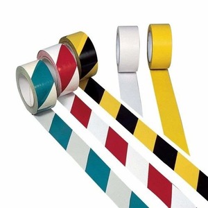 เทปเตือนอันตรายแถบพีวีซีสีแดงสีขาวเพื่อความปลอดภัยเทปเตือนแบบมีกาวในตัวสำหรับทำเครื่องหมายบนพื้นและอุปกรณ์