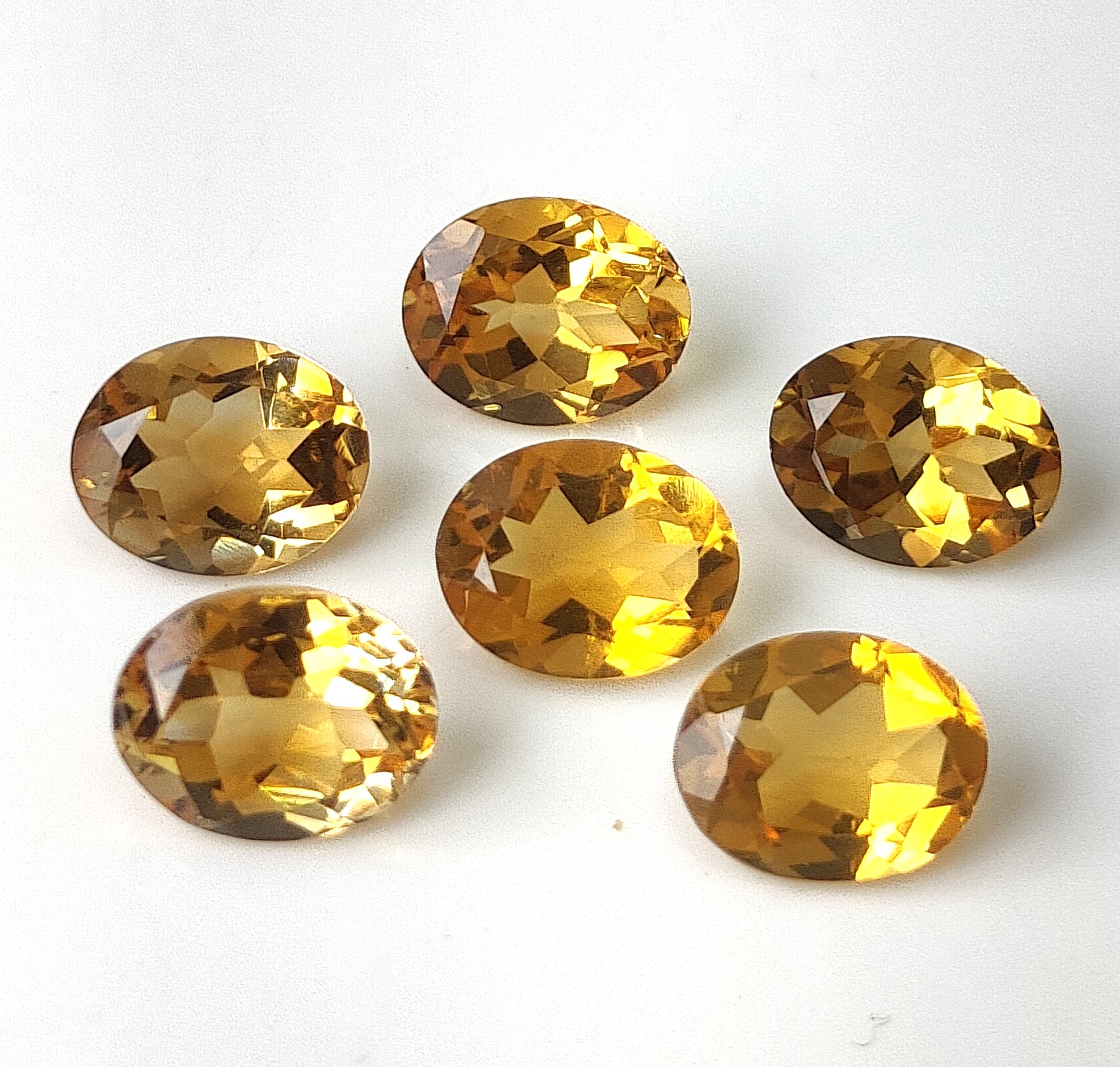 สีเหลือง