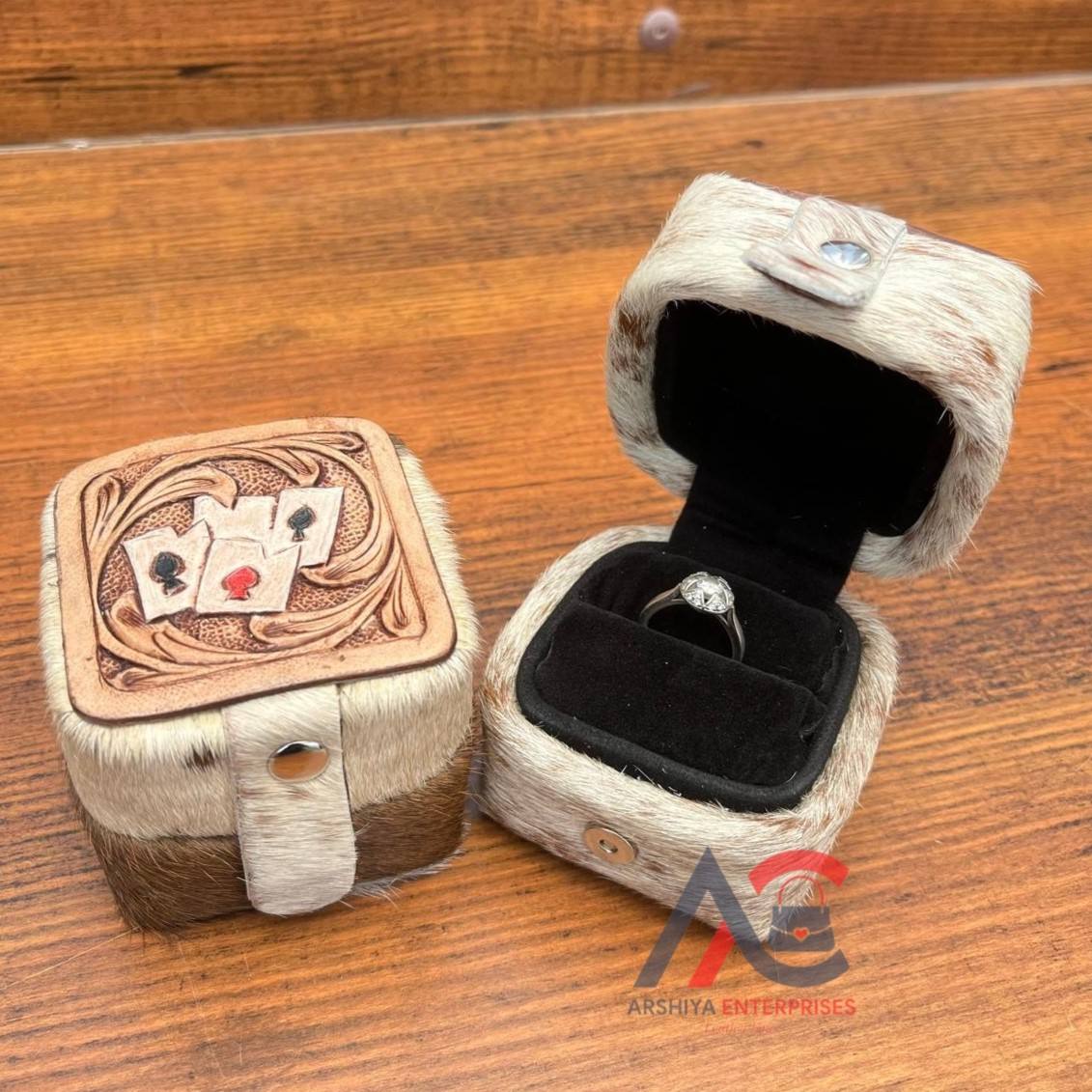 สีน้ำตาล