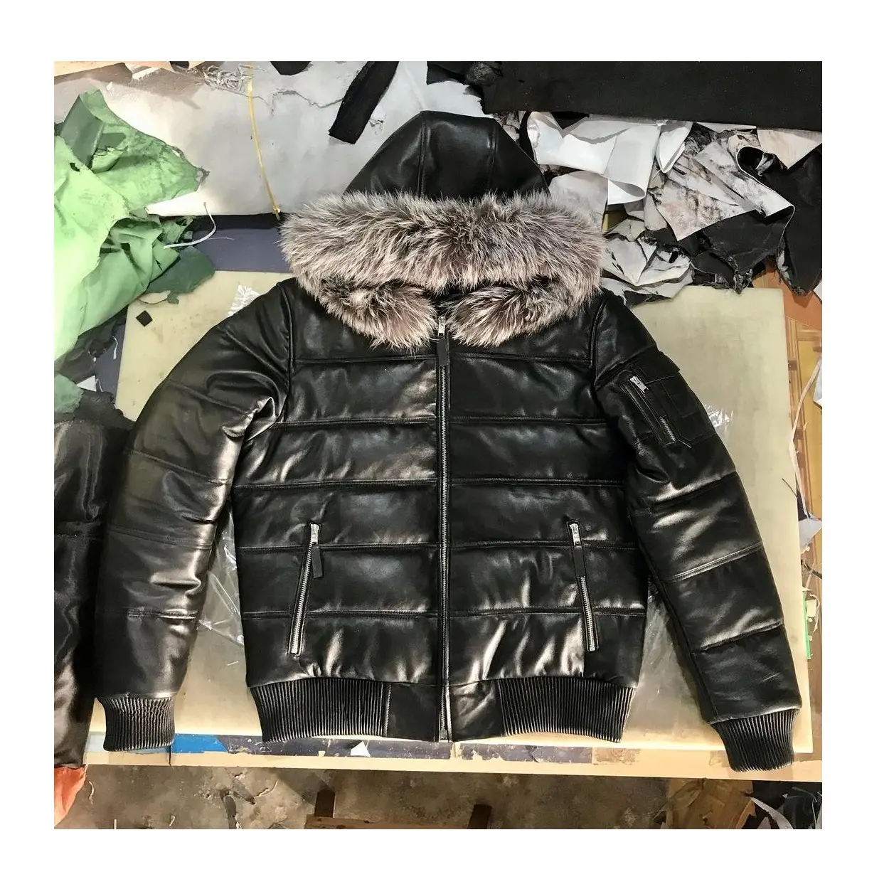 Ultimo design warm bubble puffer giacca in pelle di montone cappuccio staccabile giacca in pelle bomber pilota in pelliccia di volpe