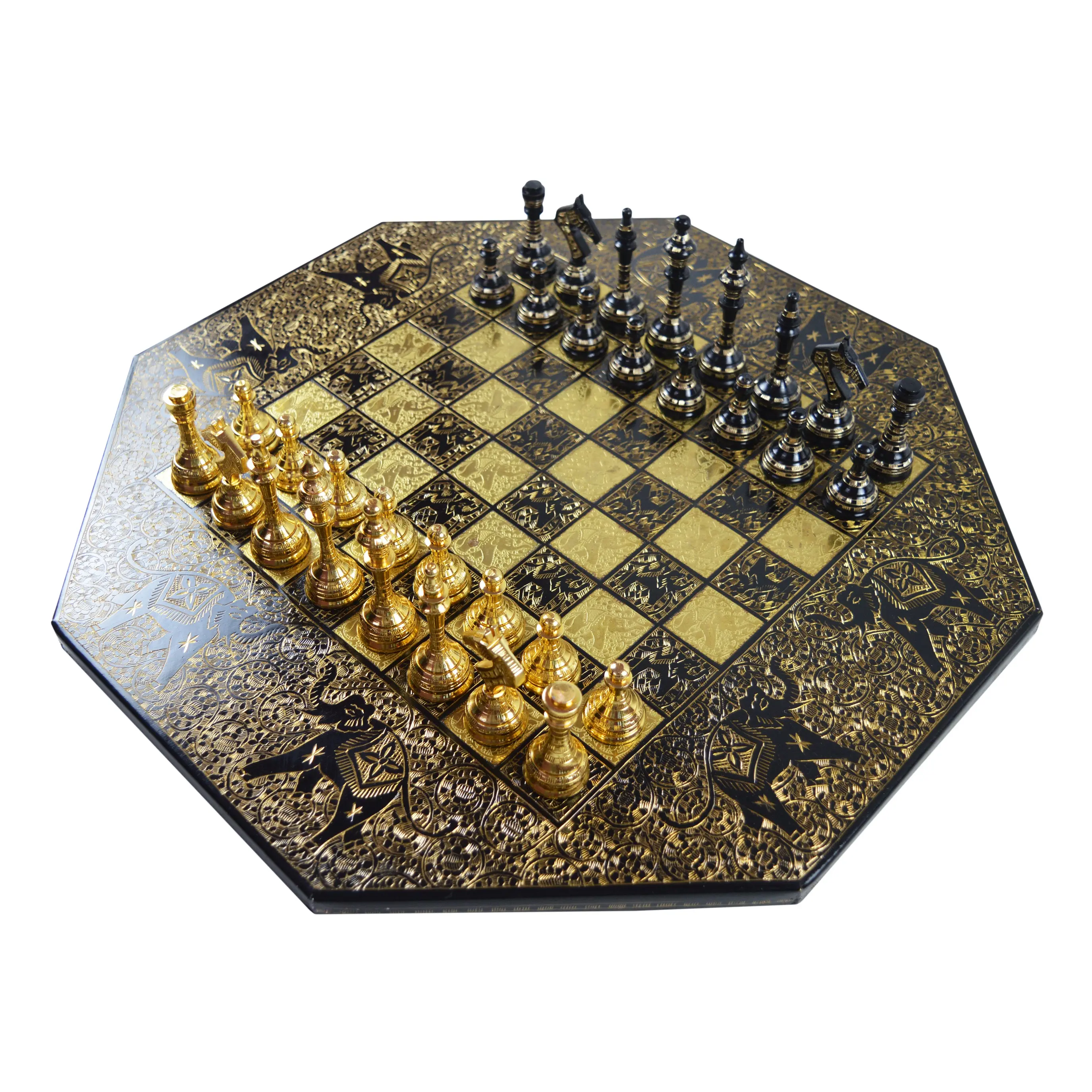 لوحة شطرنج بتصميم جميل مع قطع شطرنج معدنية جذابة ، لعبة شطرنج خشبية لامعة بألوان تقليدية ومطلية