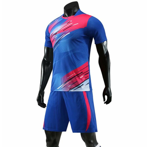 เสื้อฟุตบอลระบายอากาศแห้งเร็วสำหรับผู้ชายเสื้อฟุตบอลมืออาชีพออกแบบได้ตามต้องการ