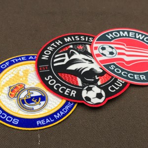 U-Mekingデザイン上げフロックパッチカスタム3Dフットボールスポーツクラブ名ロゴ熱伝達フロックバッジとパッチ - Product Image 5
