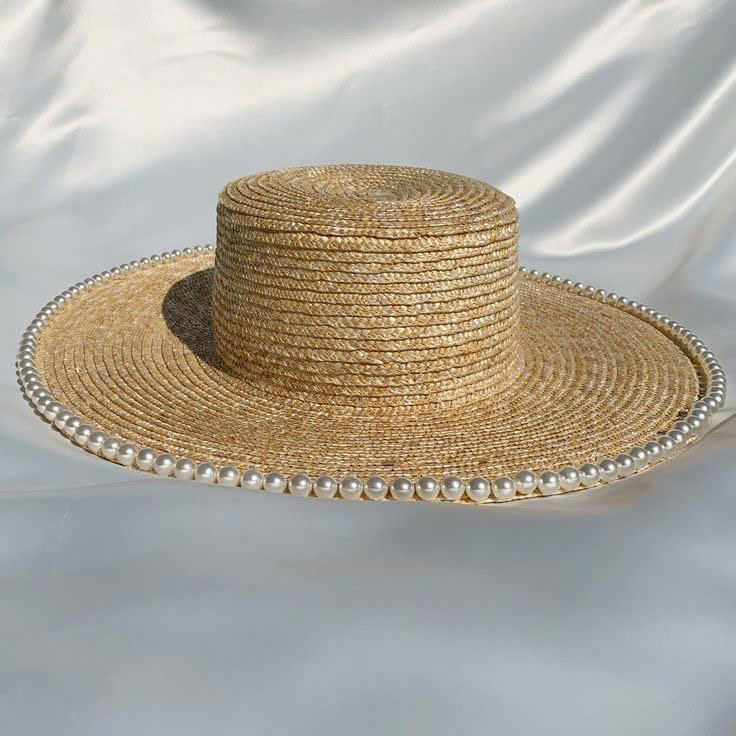 None Rim Between Hats