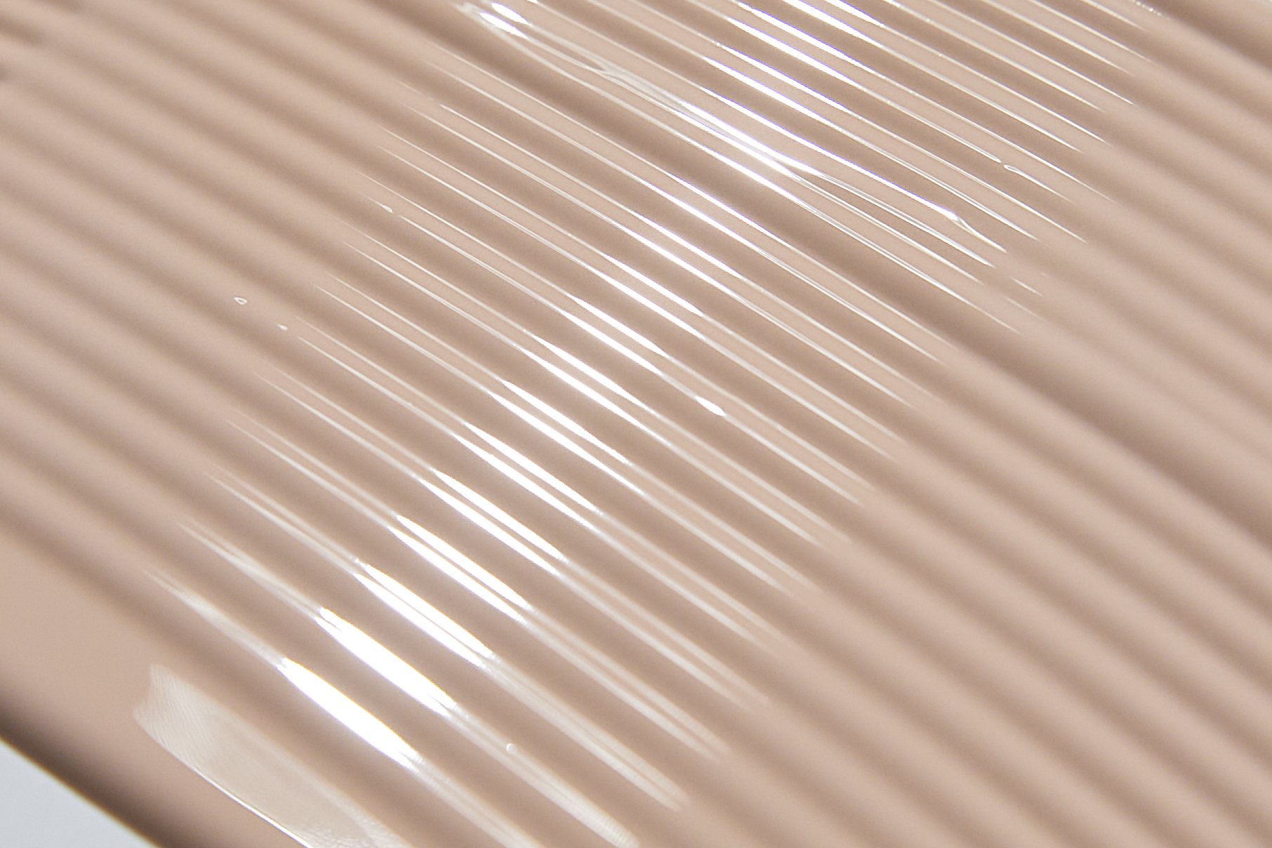 สีเหลืองอ่อน