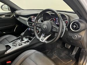 Şimdi mevcut 2022 Alfa Romeo Giulia 2.0 Sprint (197bhp) - Product Image 4