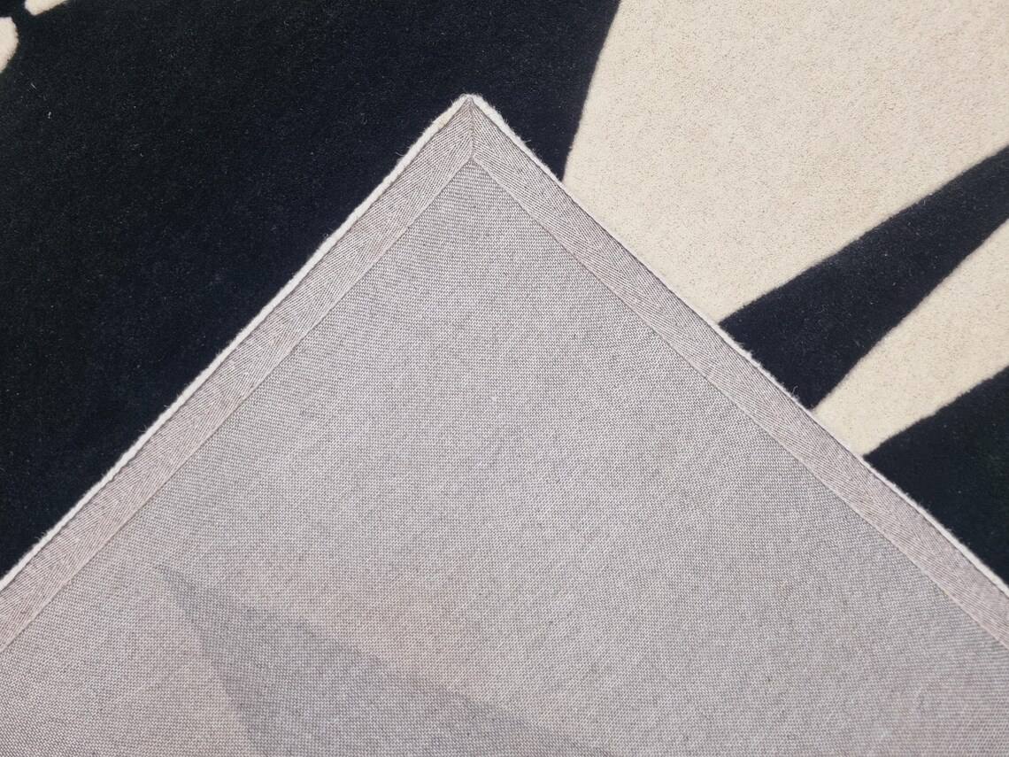 Identique à l'image