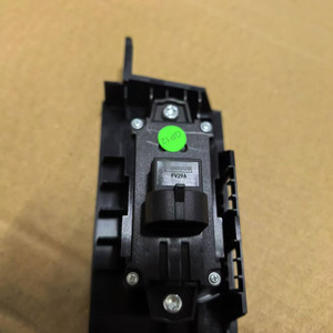 NS1-13718-AA สวิตช์เปิดประตูท้ายรถของแท้สำหรับกีฬาเส้นศูนย์สูตร - Product Image 3