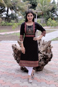 Dupatta ile pantolon ile bayan <span class=keywords><strong>Kurti</strong></span> için yeni Trendy son geleneksel en özel baskılı Kurtis - Product Image 5