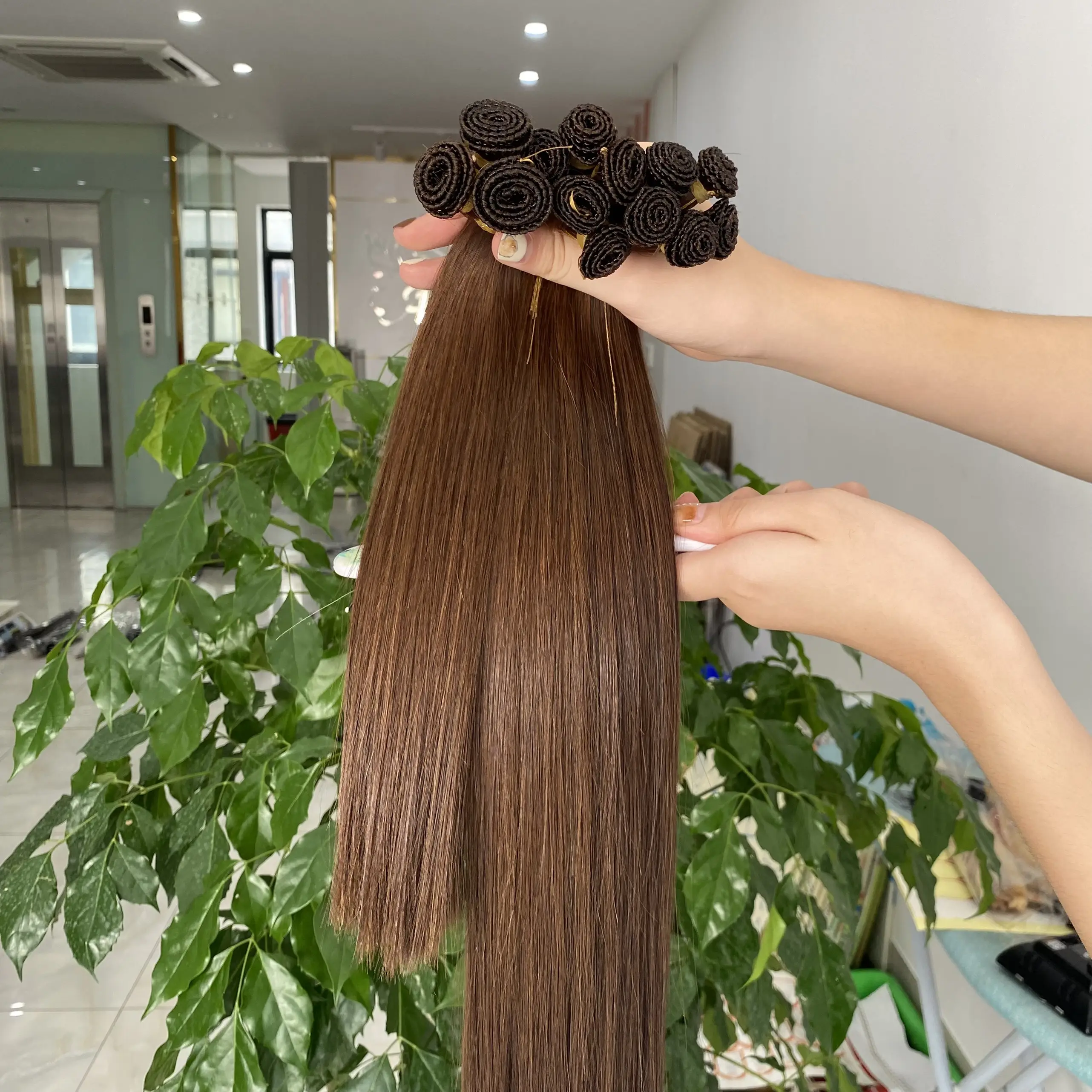 Mão amarrada trama fina costura extensões de cabelo Top Quality cutícula europeia cabelo humano duplo desenhado cor marrom escuro