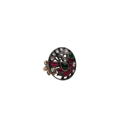 All'ingrosso argento ossidato CZ rubino smeraldo anelli tempestati di pietra con motivo pavone ipnotizzante per ragazze del College abbigliamento Casual quotidiano