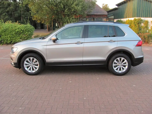 Tiguan SUV 2020 Toy0ta พร้อมเกียร์ธรรมดา4L เครื่องยนต์เทอร์โบ - Product Image 4