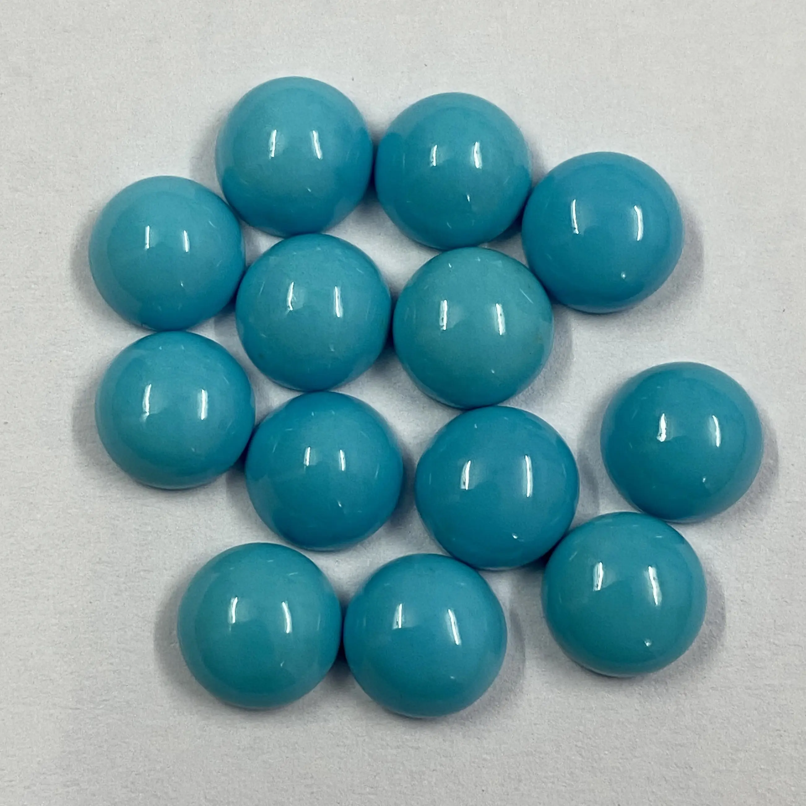 Cabochons ronds en vrac de couleur bleue de la belle au bois dormant naturelle Turquoise la mieux vendue de qualité supérieure pour la fabrication de bijoux en vente