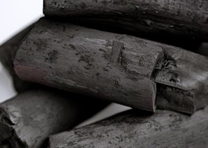 天然星アップルチャコールグリル & 暖房石炭黒炭BBQブリケットベトナム製シェルパターン輸出バイヤー用