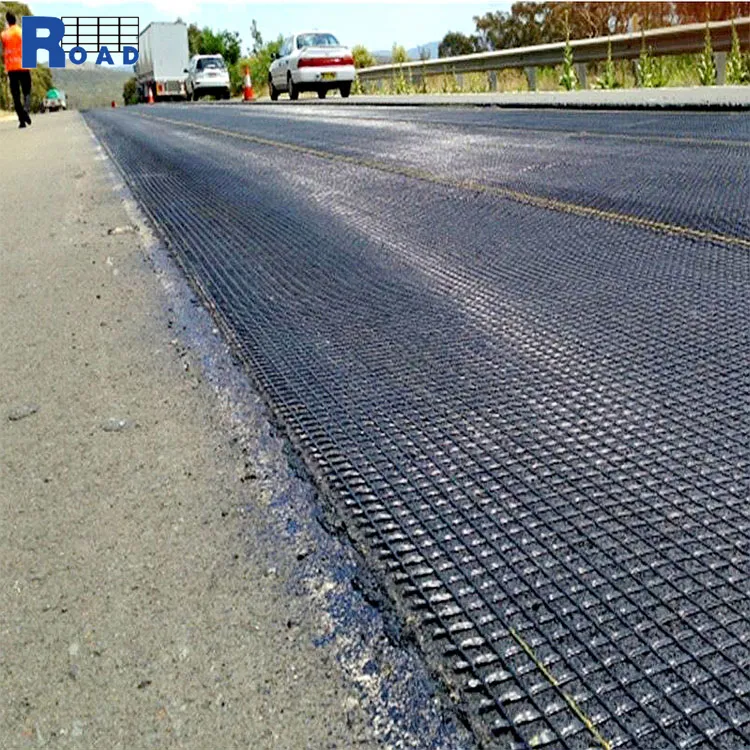 น้ำมันดินไฟเบอร์กลาสเคลือบ geogrid ไฟเบอร์กลาส100KN 40KN 50KN