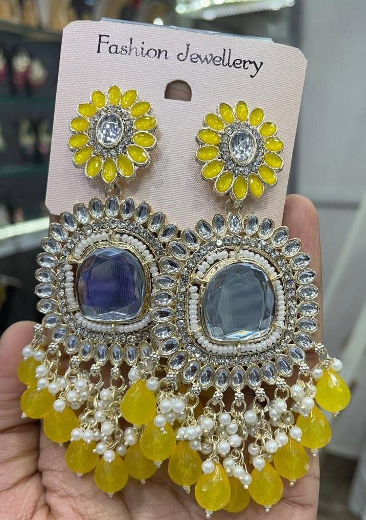 สีเหลือง