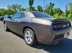 驚くべき中古2023年D-o-d-g-e Chall-enger Sxt Rwd低マイル年齢で出荷のために立ち往生