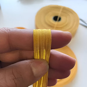 フランス刺繍レーヨン生地ゴールドメタリックワイヤー装飾ゴールドトリミングブレイドレーストリムTresse Galon Mylarシルクスパンコール