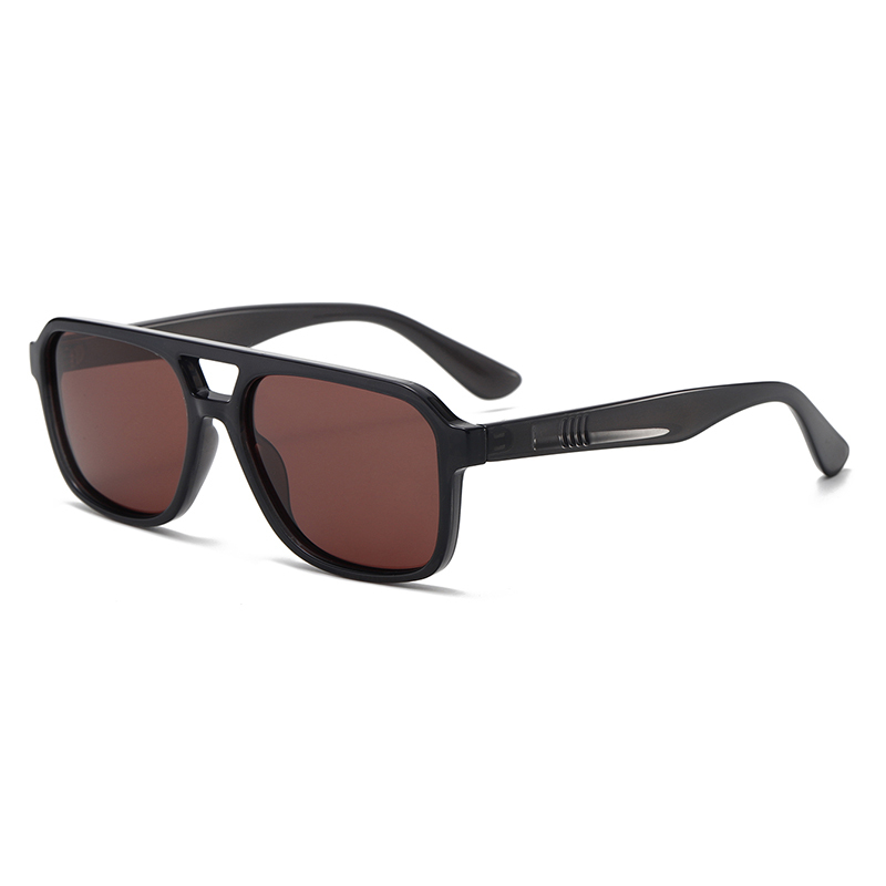 C8: Black/ Brown