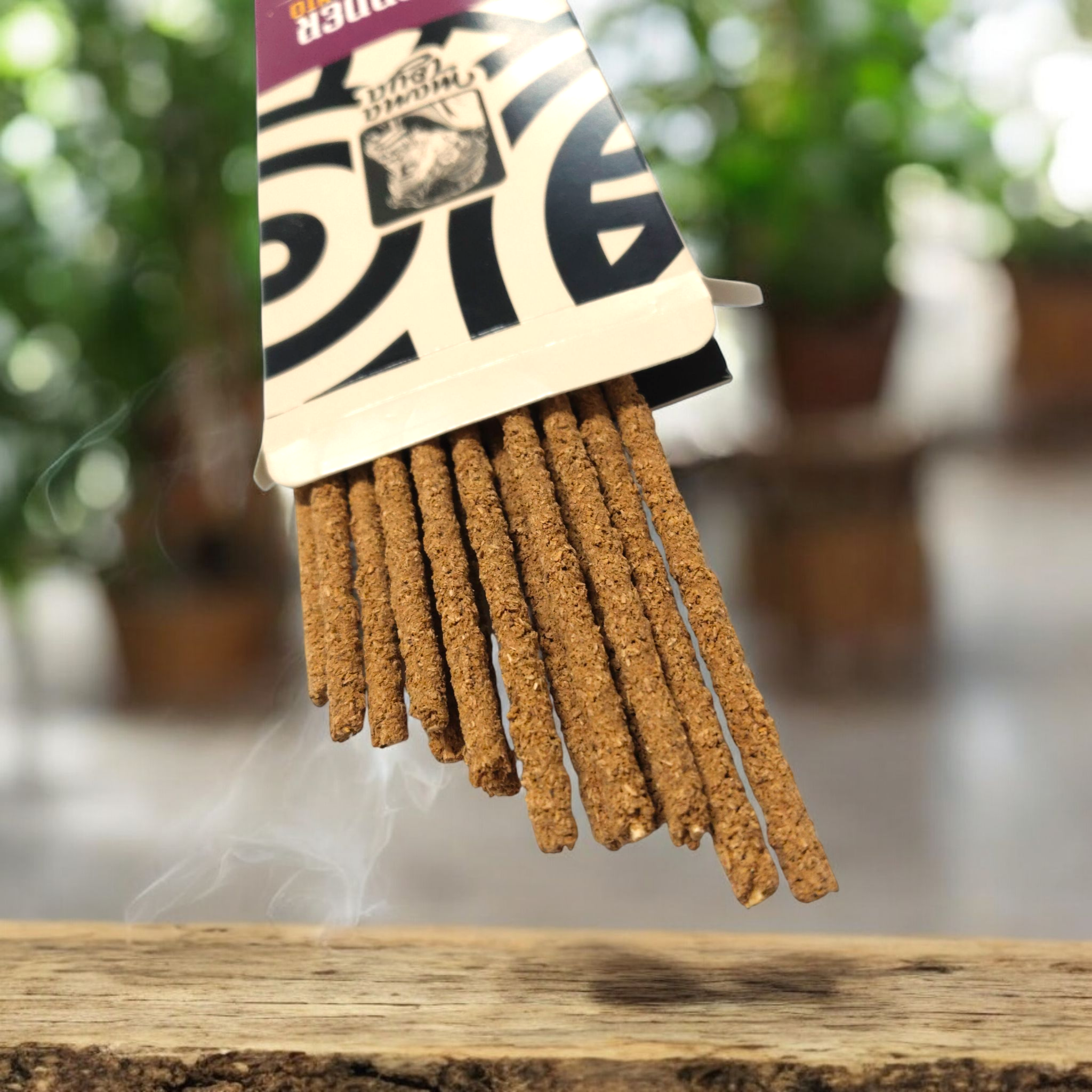 สีน้ำตาล