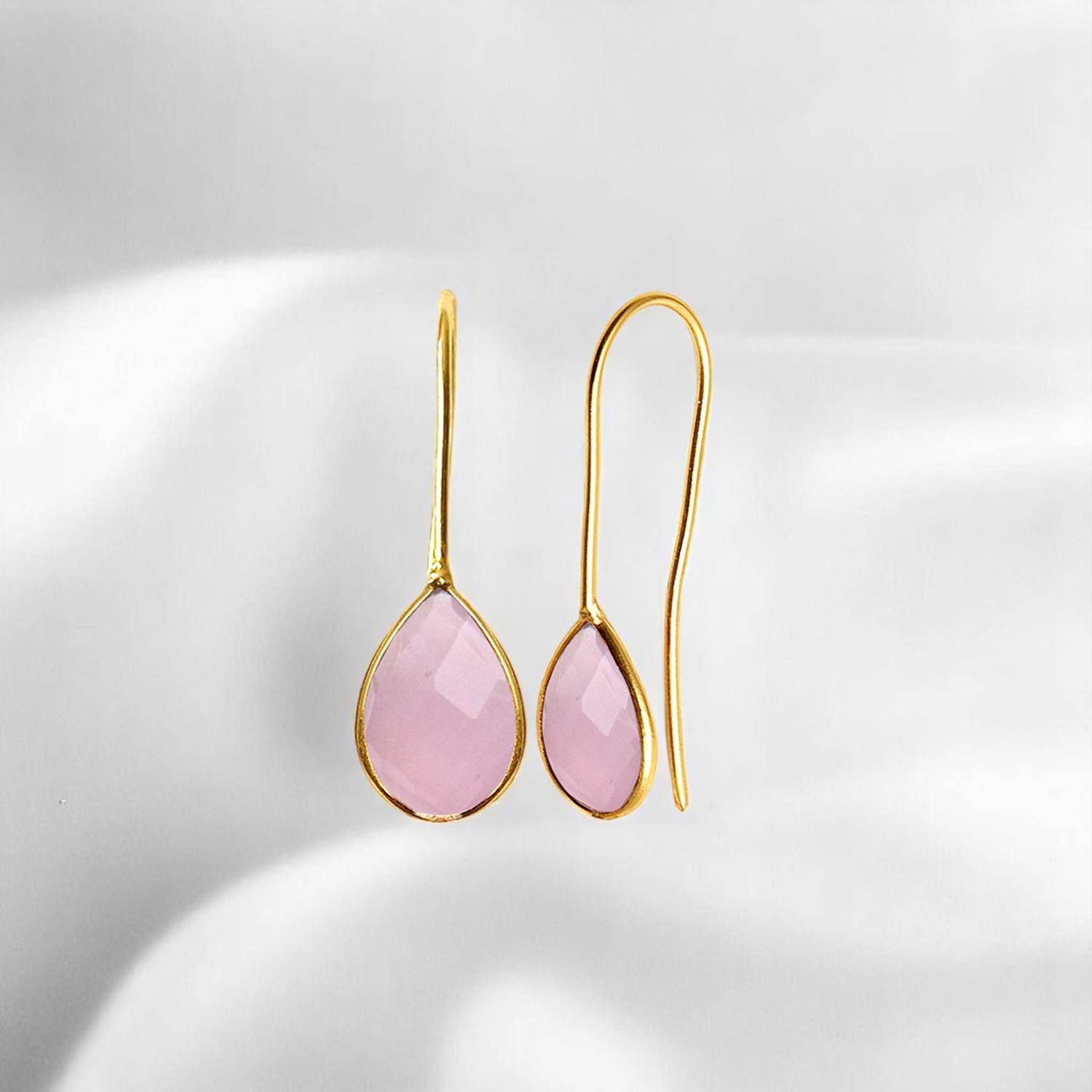 พลอยคาลซิโดนีสีชมพู