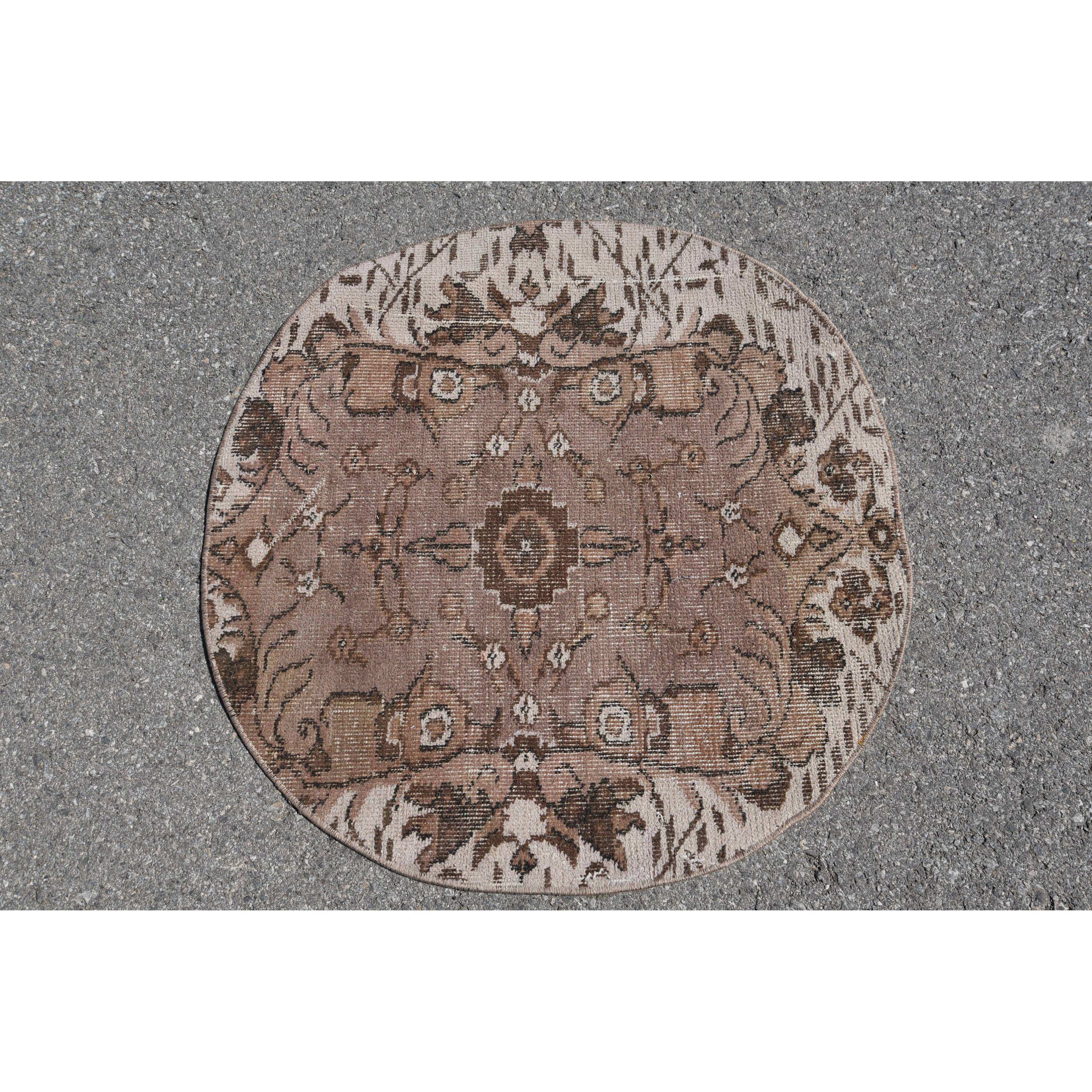 สีน้ำตาล