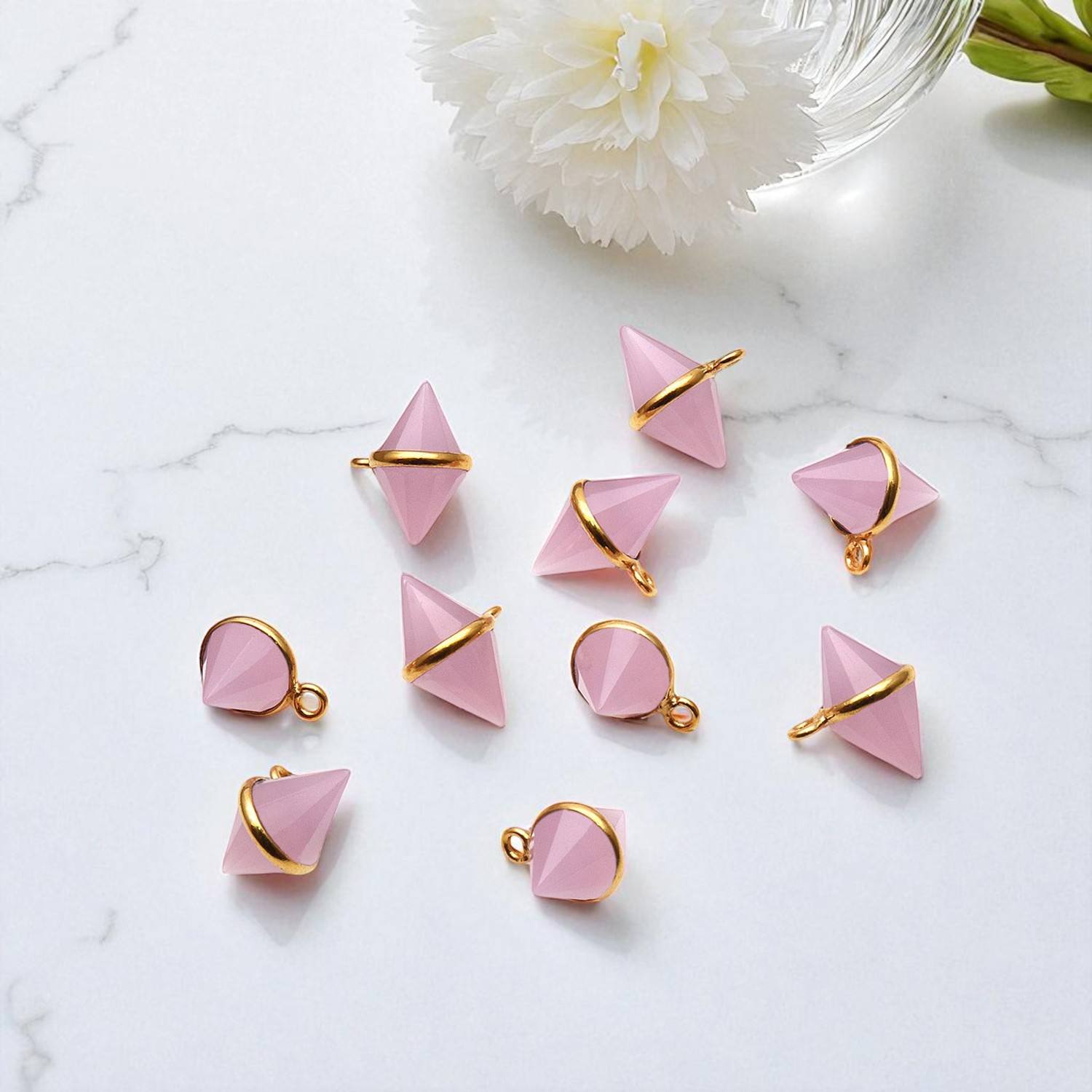 พลอยคาลซิโดนีสีชมพู