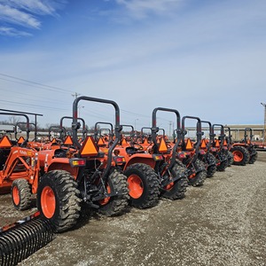 久保田M704k使用40HP 4WD迷你农用拖拉机农田轮式拖拉机带一拖柴油发动机新条件4x4农用拖拉机 - Product Image 2