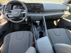 <strong>2025</strong> H-y-u-n-d-a-i E-l-a-n-t-r-a SE FWD with Low Mileage and Affordable Price in Stock Ready for Shipment - Product Image 5