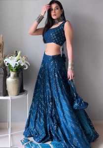 完美的婚礼功能蓝色设计师序列刺绣作品<span class=keywords><strong>Lehenga</strong></span> choli婚礼功能
