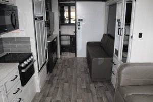 キャンプ用中古2023 ENTEGRA ODYSSEY26MラグジュアリーMOTORHOME - Product Image 6