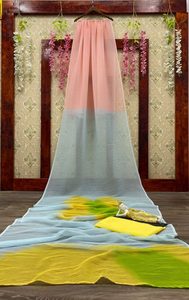 <span class=keywords><strong>DEEPIKA</strong></span> PADUKONE设计了盛开的压花乔其纱印花纱丽，搭配衬衫RIDDHI时尚发布婚礼场合