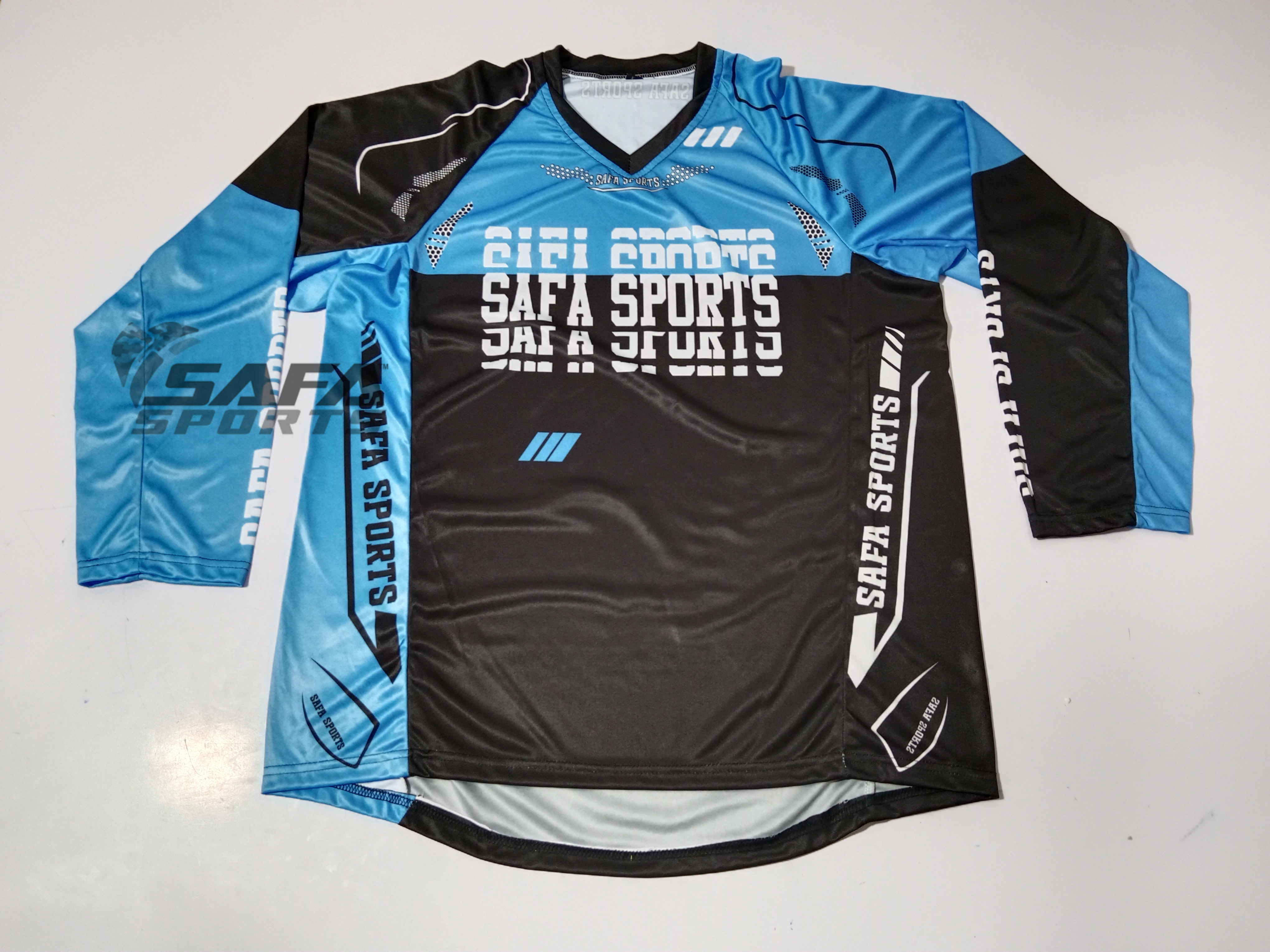 สีน้ำเงิน