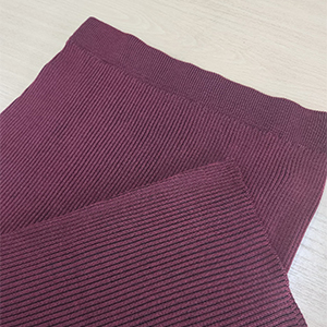 สีน้ำตาลแดง