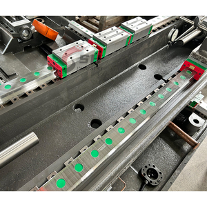 VMC 850高精度数控铣床立式铣床中心5轴数控加工中心高精度 - Product Image 4