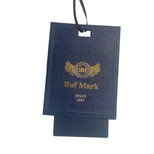 Etiquetas colgantes recicladas de nuevo diseño engrosadas a la moda personalizadas etiquetas colgantes en relieve Cadena de regalo especial etiquetas colgantes de Pvc para ropa logotipo propio - Product Image 2