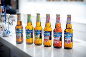 バイエルンプレミアムモルトノンアルコールビール-味の100%-アルコールの0%。24x330 mlボトルのフルケースに詰められています。 - Product Image 3