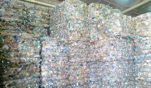 Geri dönüşümlü PET Flakes ve PET şişeler plastik hurda granül formunda beyaz PS ile karışık - Product Image 4