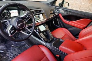 Düzgünce kullanılan 2020 Jaguar I-PACE - Product Image 4