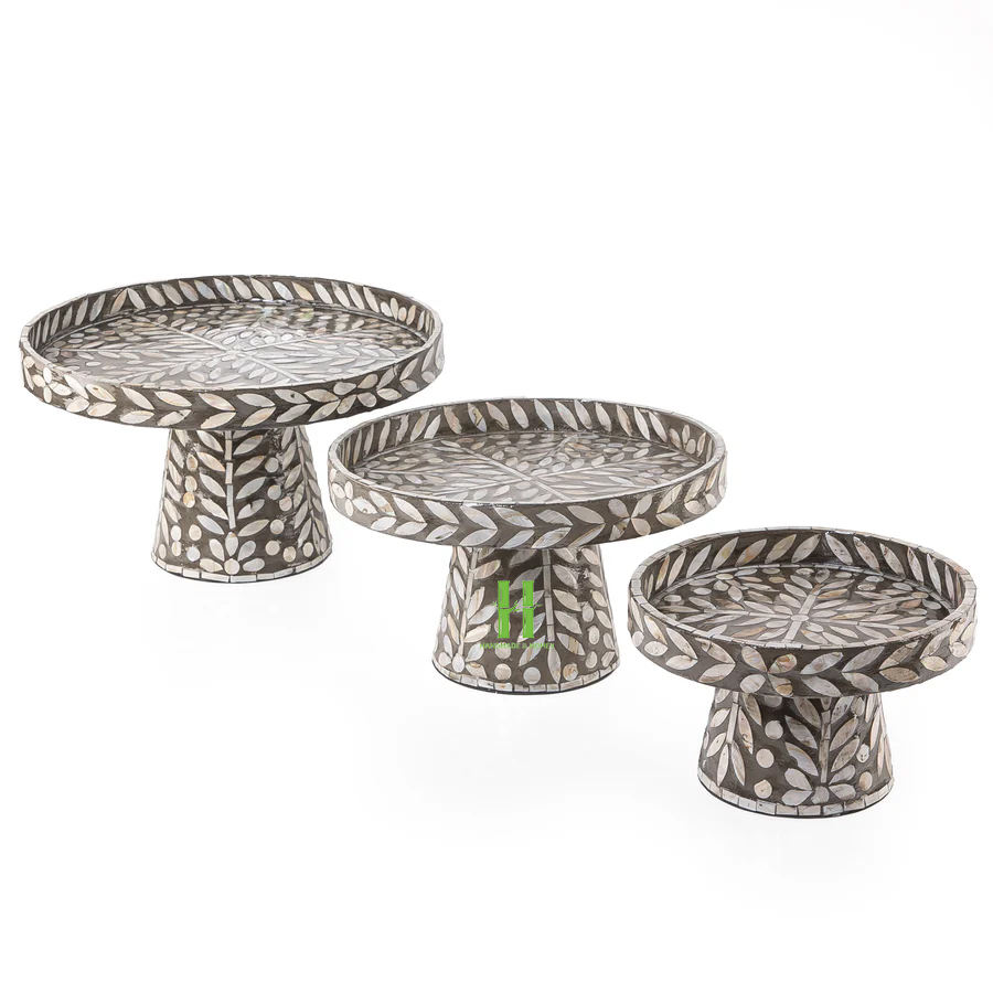 สีดำสีกากี